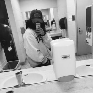 Meet your Posher, Holly